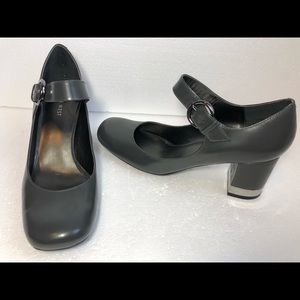 Nine west block heels ankle strap buckle shoes